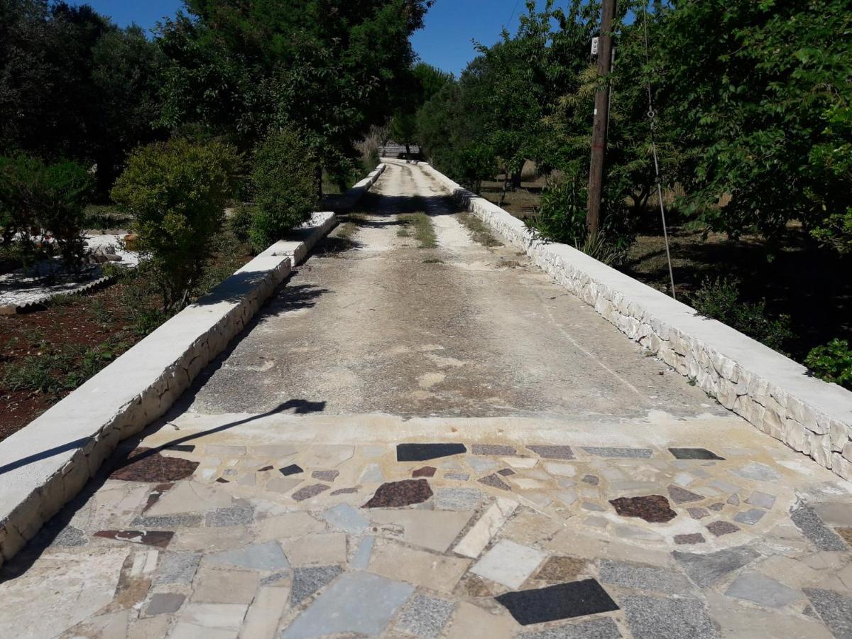 Villa Il Leccio - Trulli Cisternino Exterior photo